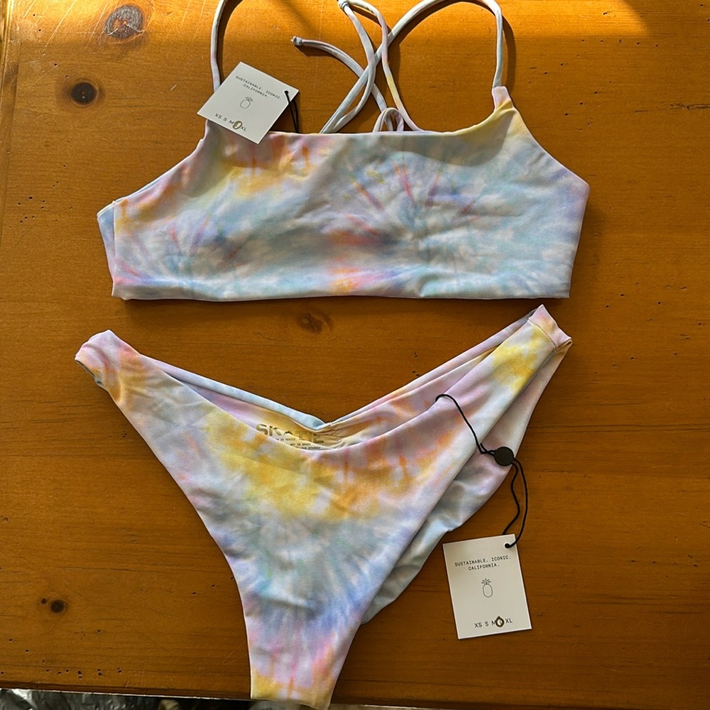 Skatie bikini size large NWT